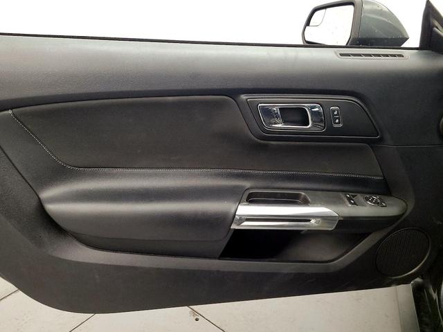 Photo of 2016 Gray Ford Mustang