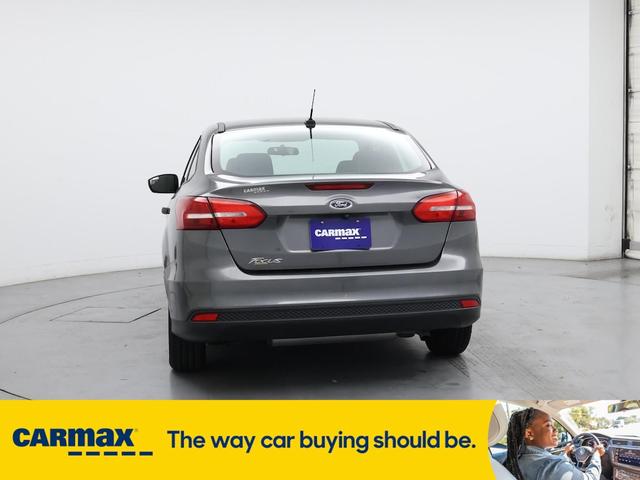 Photo of 2018 Gray Ford Focus