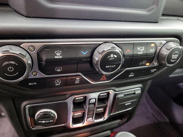 Photo of 2023 White Jeep Wrangler