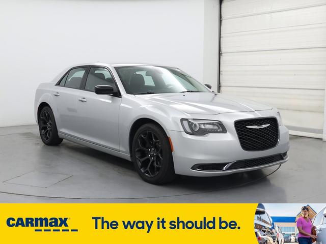 2019 Chrysler 300