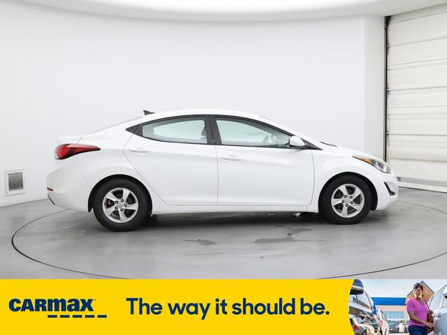 Photo of 2015 White Hyundai ELANTRA