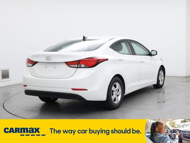 Photo of 2015 White Hyundai ELANTRA
