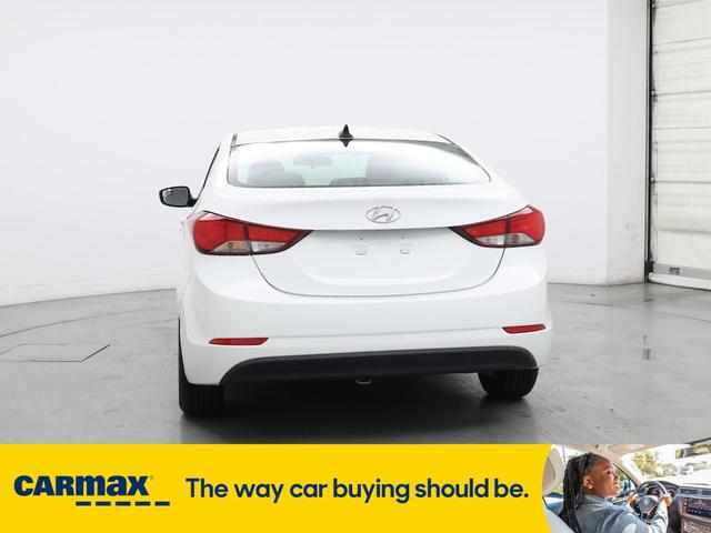 Photo of 2015 White Hyundai ELANTRA