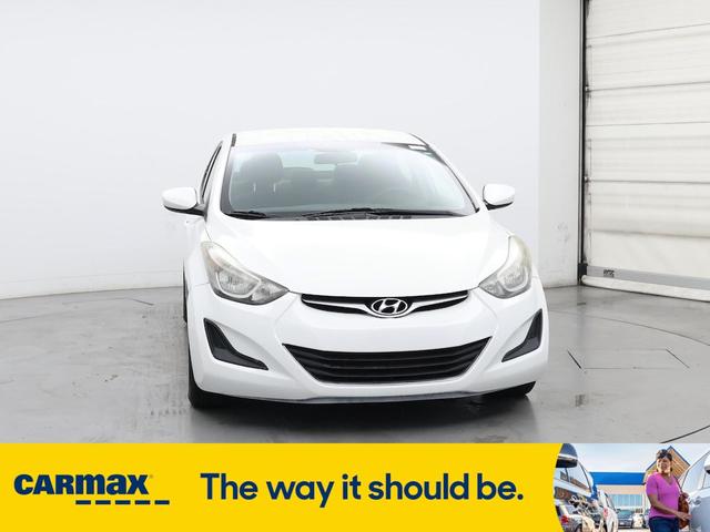 Photo of 2015 White Hyundai ELANTRA