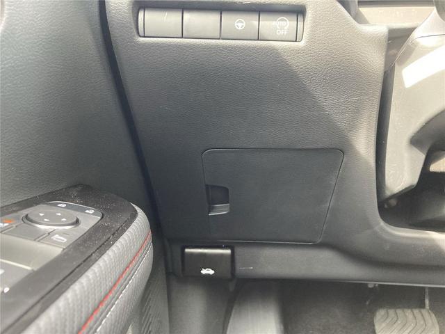 Photo of 2025 Super Black Nissan Kicks