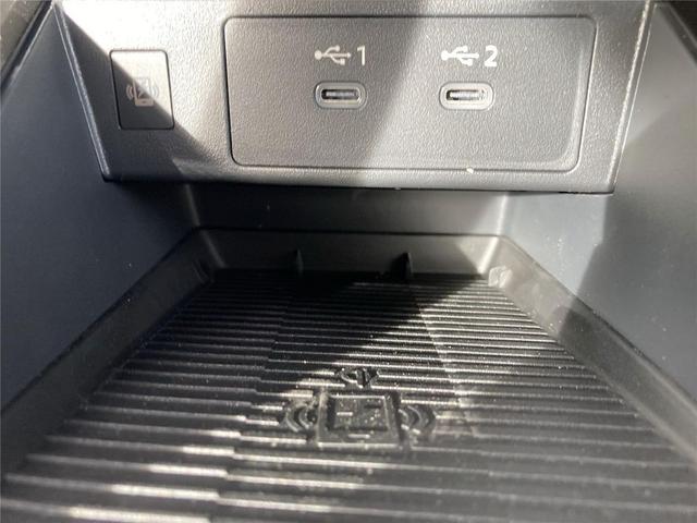 Photo of 2025 Super Black Nissan Kicks