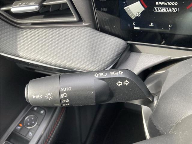 Photo of 2025 Super Black Nissan Kicks