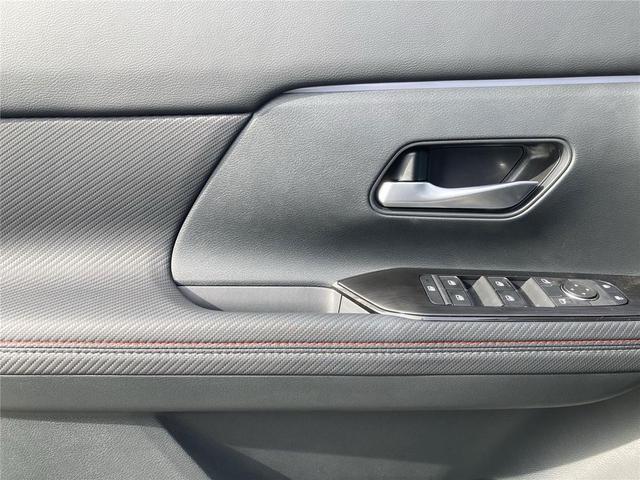 Photo of 2025 Super Black Nissan Kicks