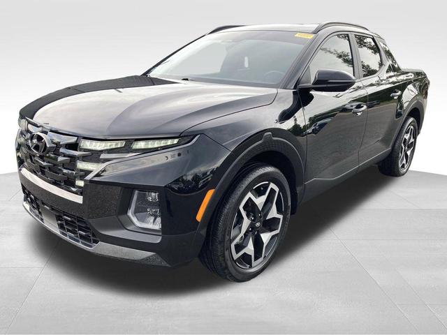 Photo of 2023 Phantom Black Hyundai SANTA CRUZ