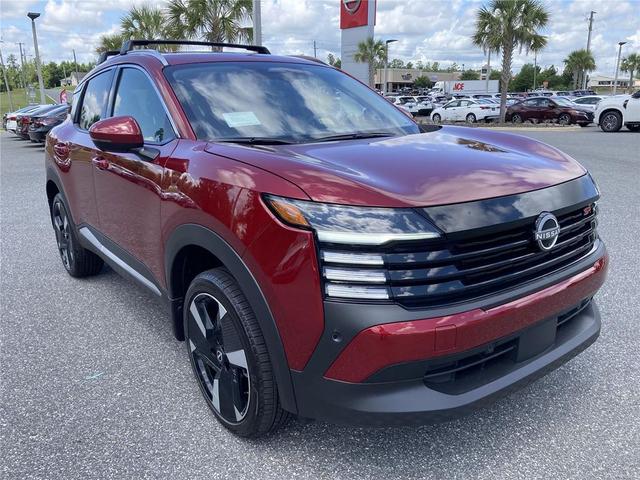 Photo of 2025 Scarlet Ember Tintcoat Nissan Kicks