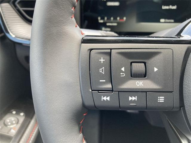 Photo of 2025 Scarlet Ember Tintcoat Nissan Kicks