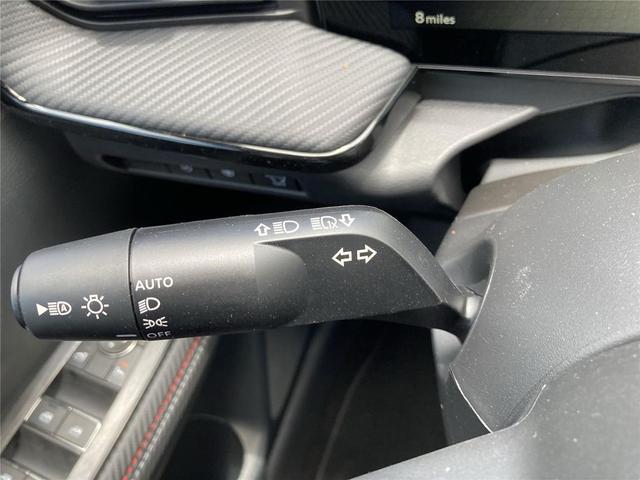 Photo of 2025 Scarlet Ember Tintcoat Nissan Kicks