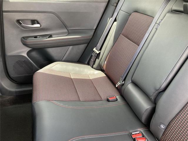 Photo of 2025 Scarlet Ember Tintcoat Nissan Kicks