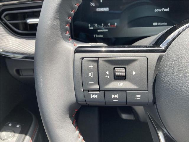 Photo of 2025 Super Black Nissan Kicks
