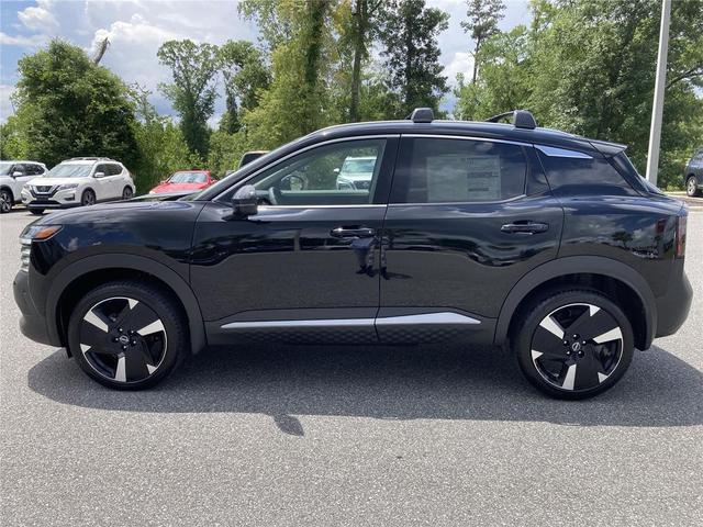 Photo of 2025 Super Black Nissan Kicks