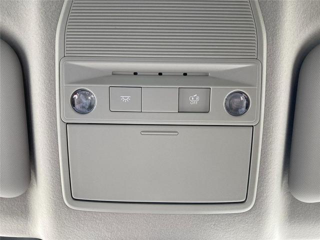 Photo of 2025 Super Black Nissan Kicks