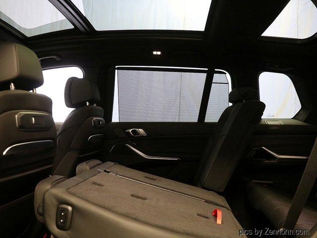 Photo of 2025 Black Sapphire Metallic BMW X7