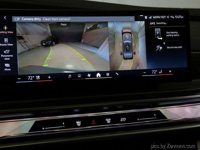 Photo of 2025 Gray Metallic BMW 740