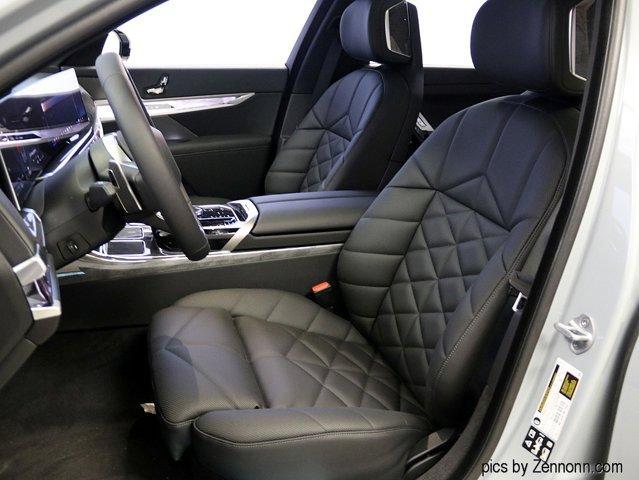 Photo of 2025 Gray Metallic BMW 740