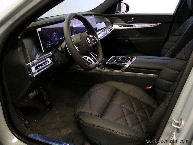 Photo of 2025 Gray Metallic BMW 740