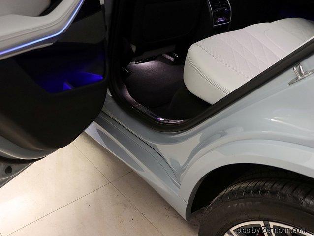 Photo of 2024 Gray Metallic BMW X5