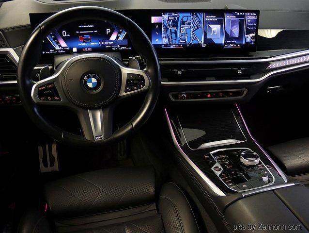 Photo of 2023 Black Sapphire Metallic BMW X7