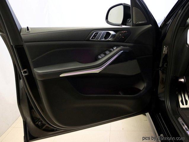 Photo of 2023 Black Sapphire Metallic BMW X7