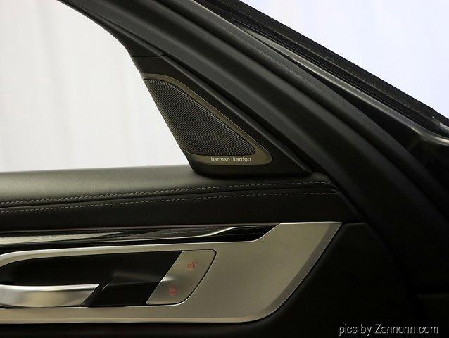 Photo of 2022 Black Sapphire Metallic BMW 750