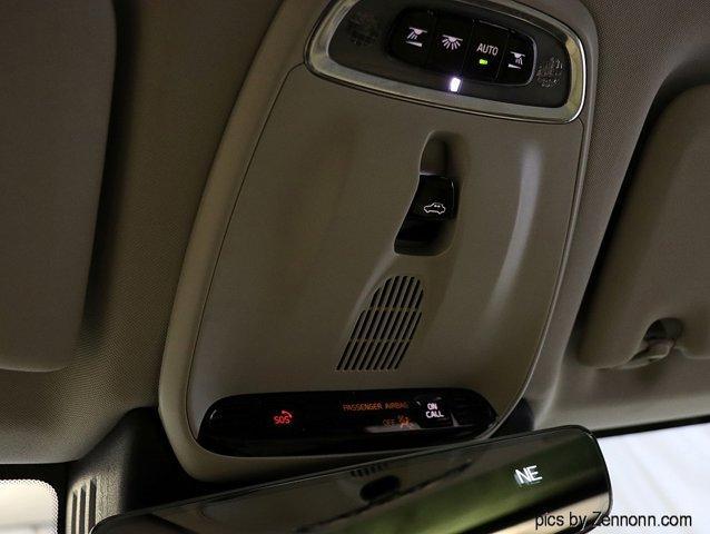 Photo of 2020 Crystal White Metallic Volvo XC60