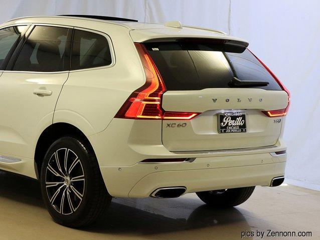 Photo of 2020 Crystal White Metallic Volvo XC60
