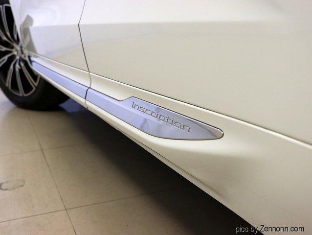 Photo of 2020 Crystal White Metallic Volvo XC60