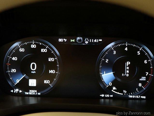 Photo of 2020 Crystal White Metallic Volvo XC60