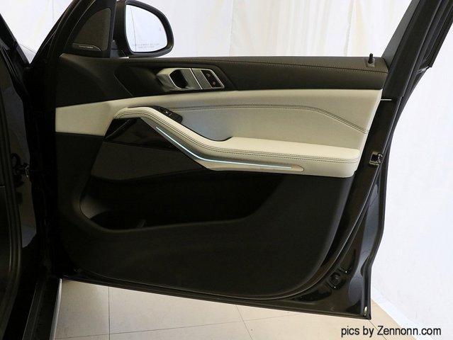 Photo of 2025 Black Sapphire Metallic BMW X5 PHEV