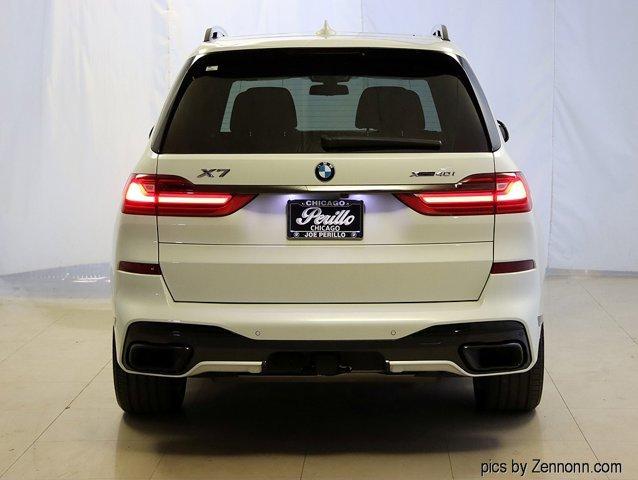 Photo of 2022 Mineral White Metallic BMW X7