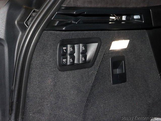 Photo of 2022 Mineral White Metallic BMW X7