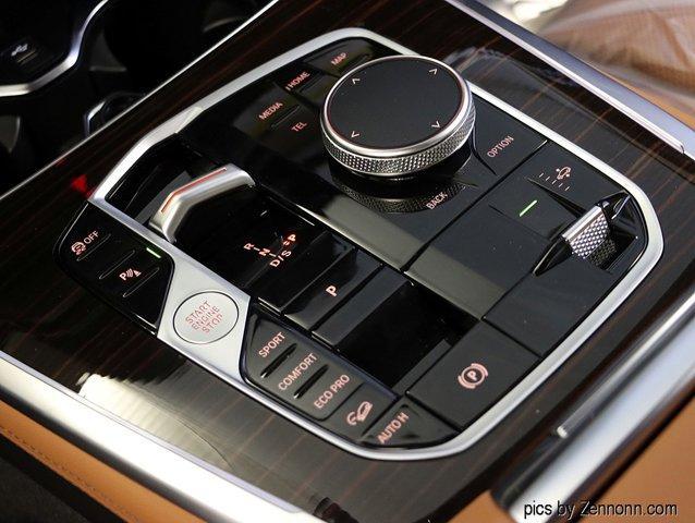 Photo of 2026 Black Sapphire Metallic BMW X7