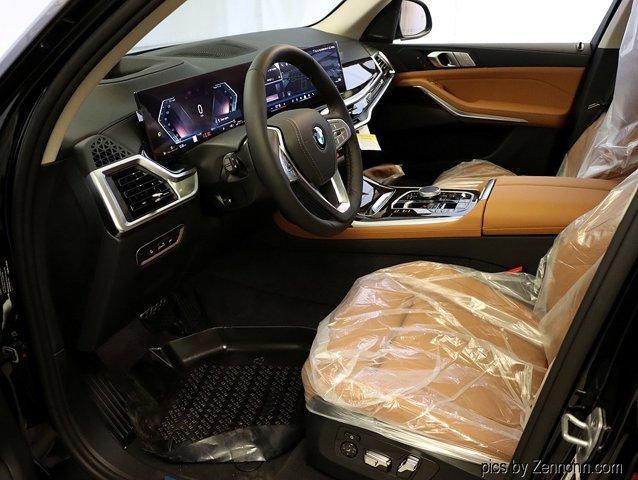 Photo of 2026 Black Sapphire Metallic BMW X7