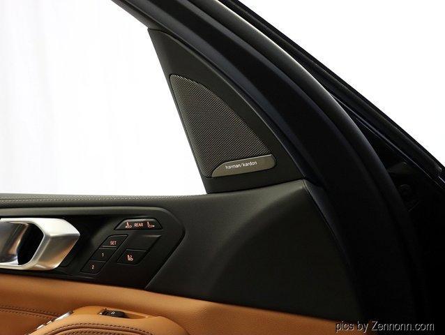 Photo of 2026 Black Sapphire Metallic BMW X7