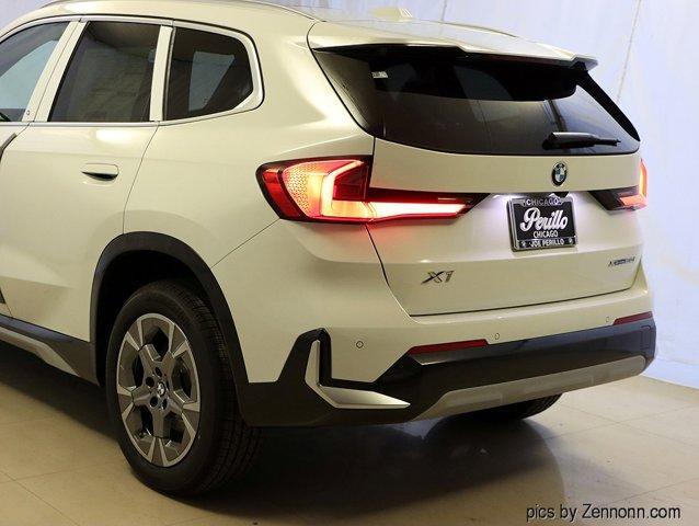 Photo of 2025 Alpine White BMW X1