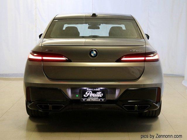 Photo of 2025 Gray Metallic BMW 760
