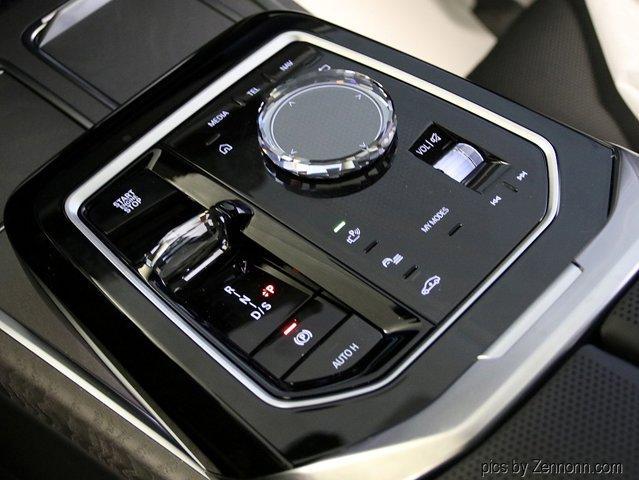 Photo of 2025 Gray Metallic BMW 760