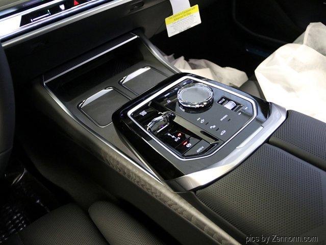 Photo of 2025 Gray Metallic BMW 760
