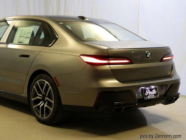 Photo of 2025 Gray Metallic BMW 760