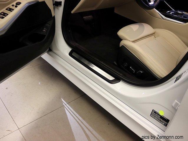 Photo of 2024 Mineral White Metallic BMW 330