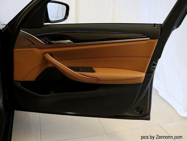 Photo of 2022 Dark Graphite Metallic BMW 530