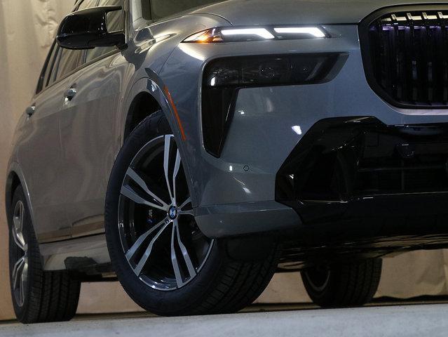 Photo of 2025 Gray Metallic BMW X7