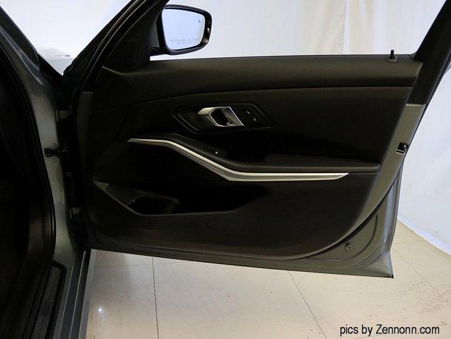 Photo of 2024 Gray Metallic BMW 330