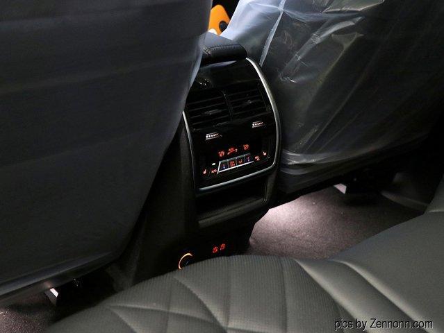 Photo of 2026 Blue Ridge Mountain Metallic BMW X7