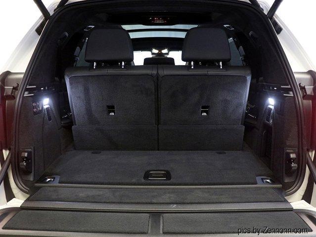 Photo of 2023 Mineral White Metallic BMW X7