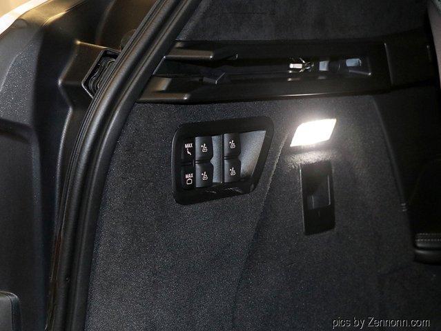 Photo of 2023 Mineral White Metallic BMW X7